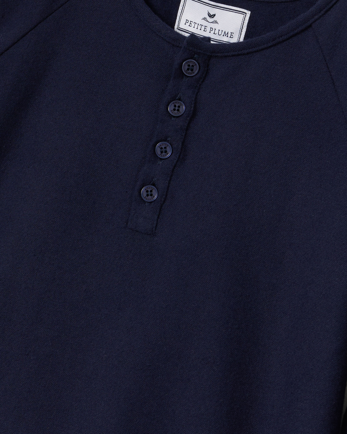 CNG10613-NVY_Close Up