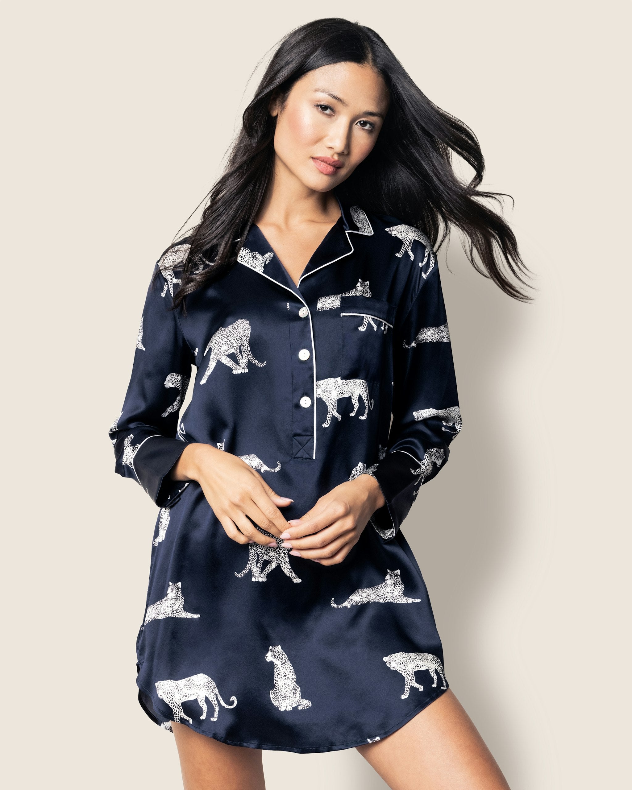 Women's Silk Nightshirt in Panthere de Nuit in Panthere de Nuit#Color_Panthere de Nuit