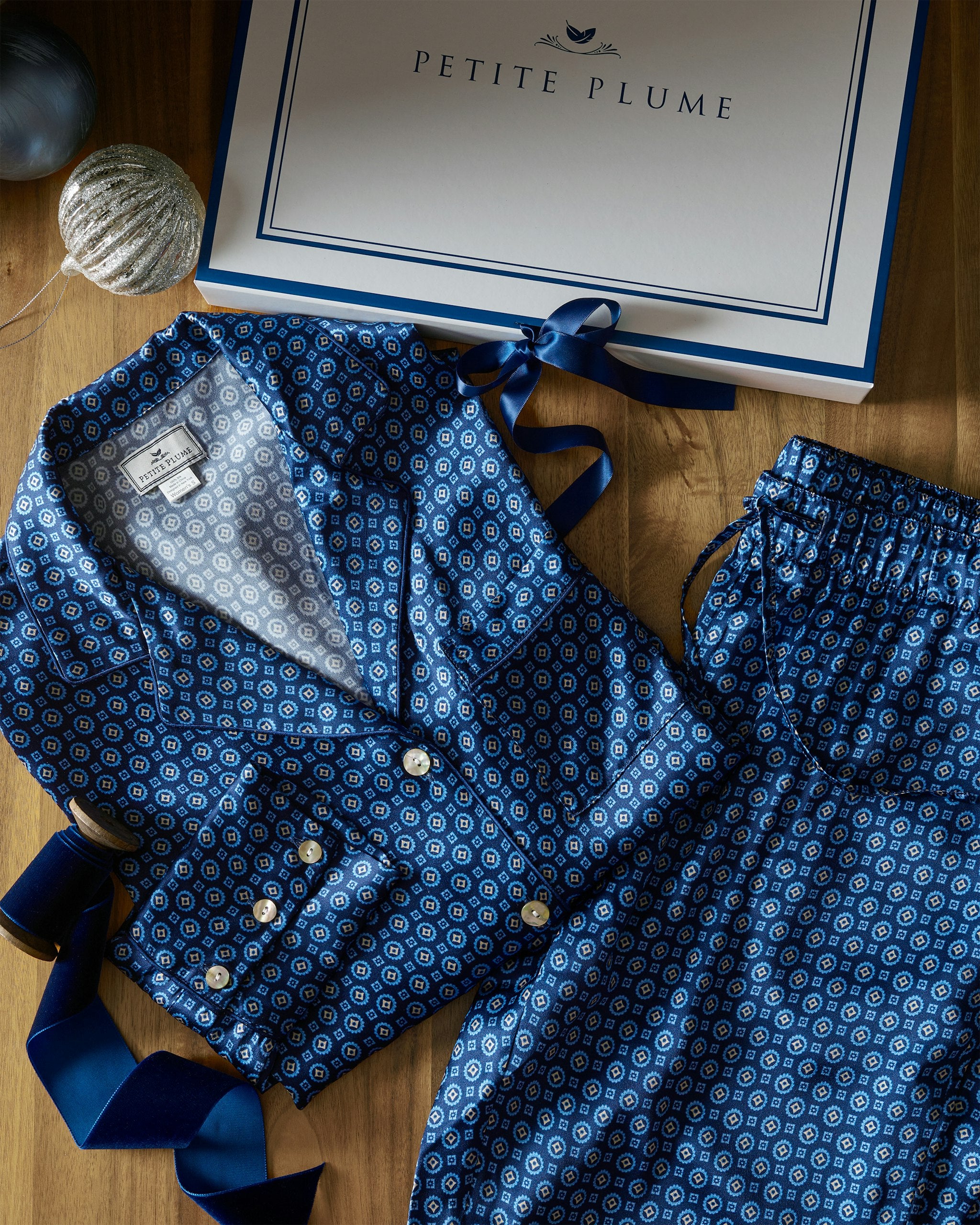 Women's Silk Pajama Set in Midnight Foulard in Midnight Foulard#Color_Midnight Foulard