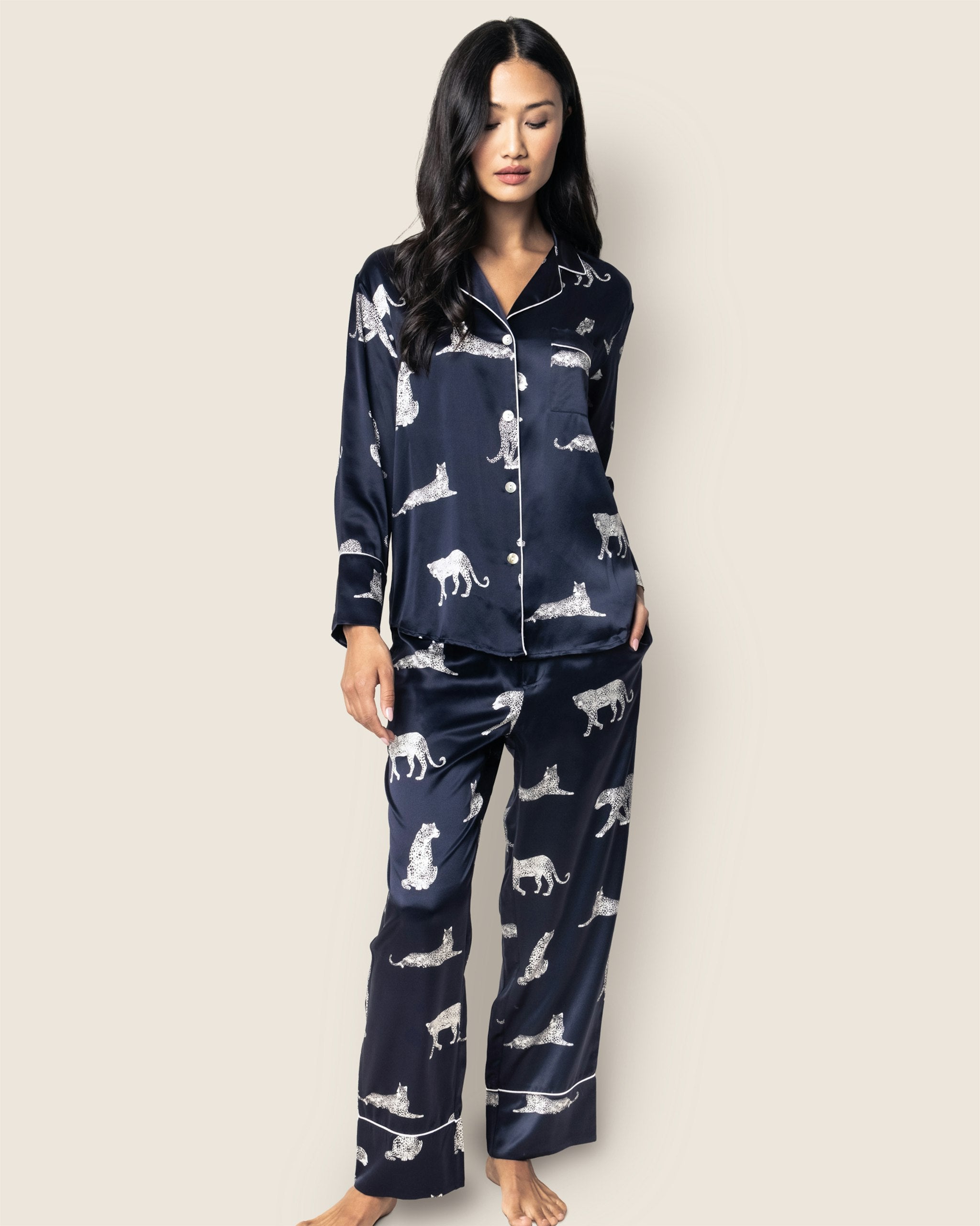 Women's Silk Pajama Set in Panthère de Nuit in Panthère de Nuit#Color_Panthère de Nuit
