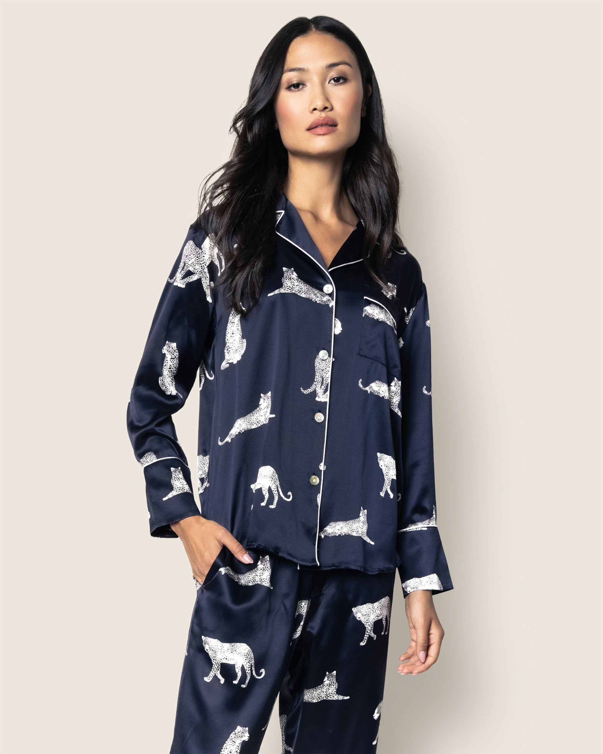 Women's Silk Pajama Set in Panthère de Nuit in Panthère de Nuit#Color_Panthère de Nuit