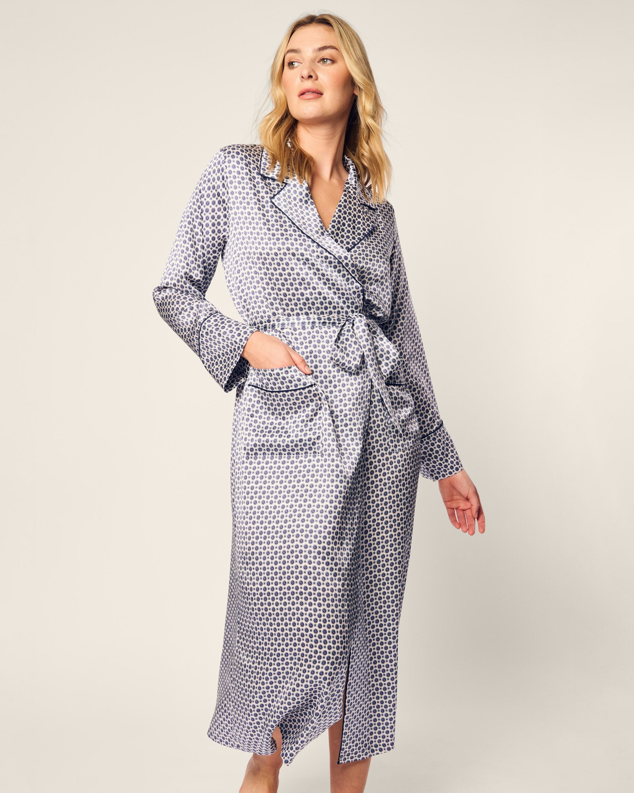 Women's Silk Robe in Navy Foulard in Navy Foulard#Color_Navy Foulard