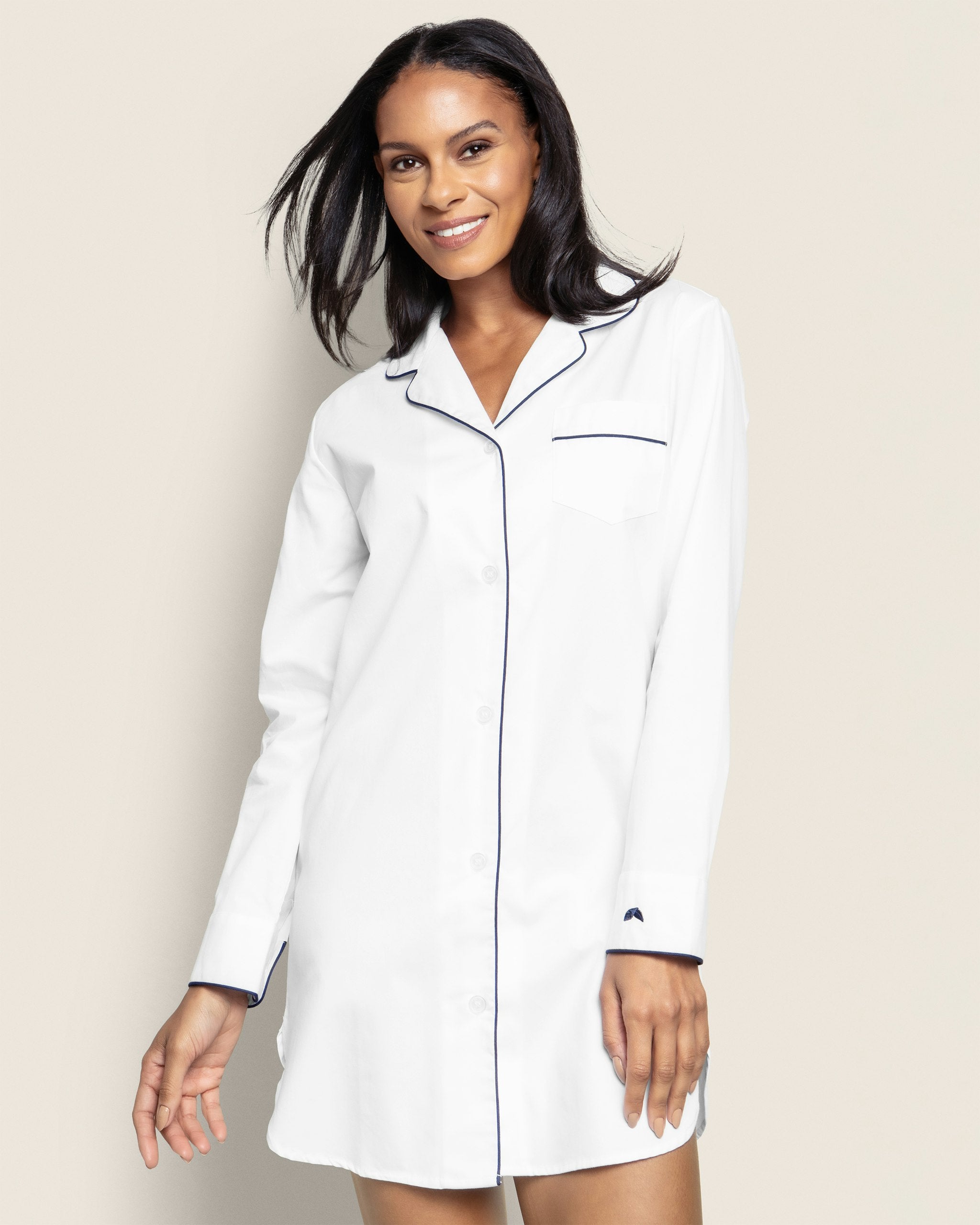 Women's Twill Nightshirt in White With Navy Piping in White with Navy Piping#Colorway_White with Navy Piping