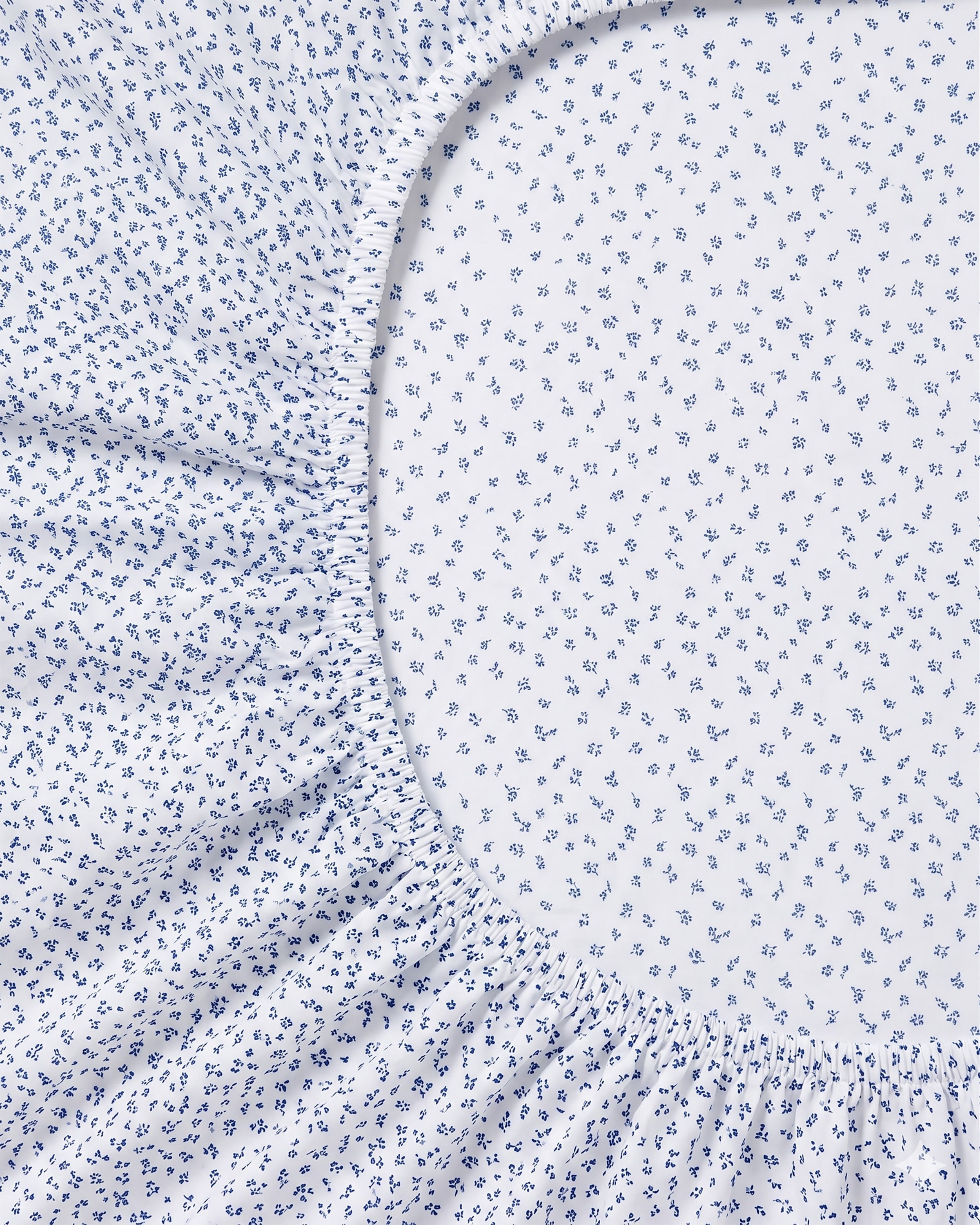 Luxe Premium Percale Crib Sheet in Ditsy Waltz White