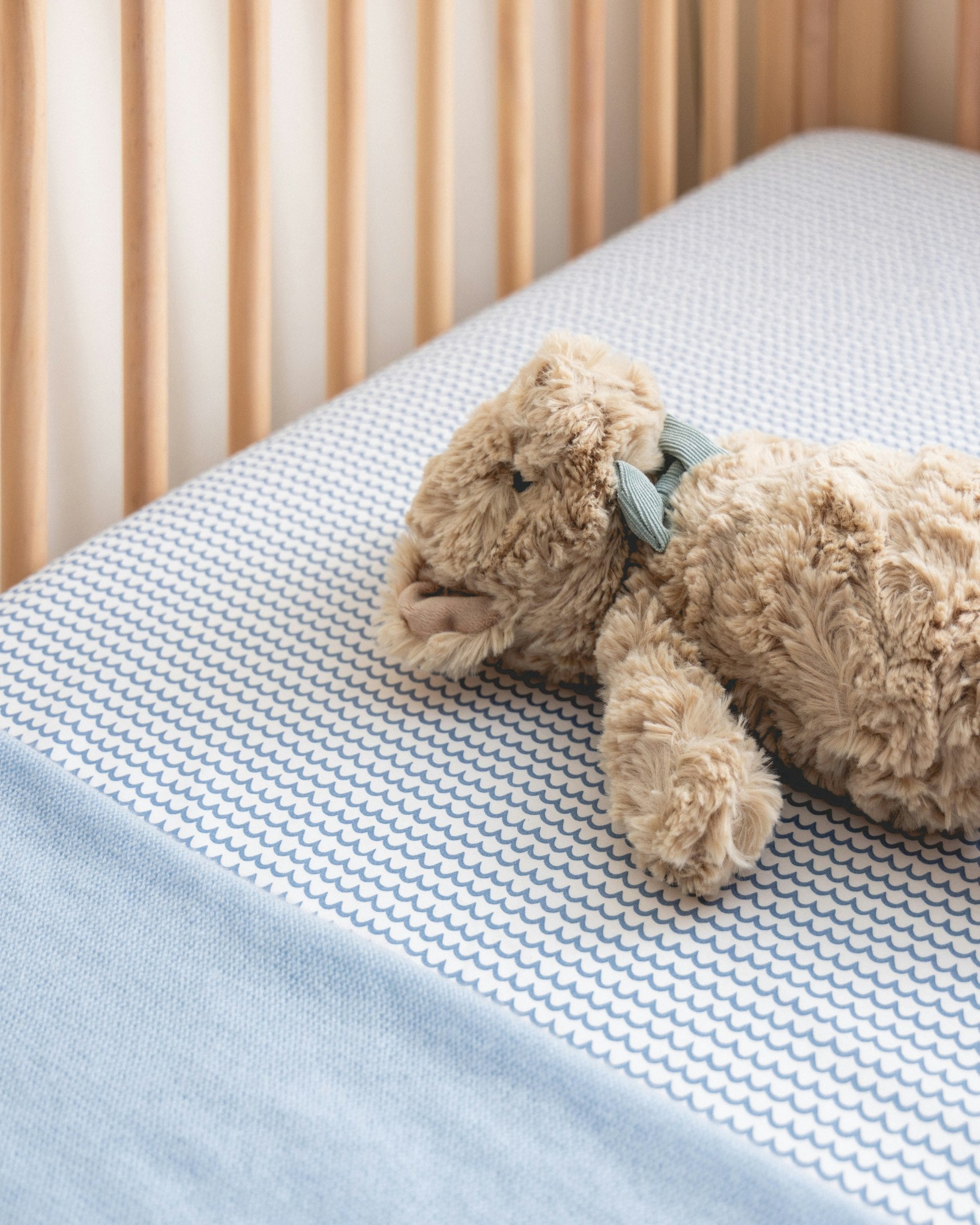 Luxe Premium Cotton Crib Sheet in Sweethearts in La Mer#Color_La Mer