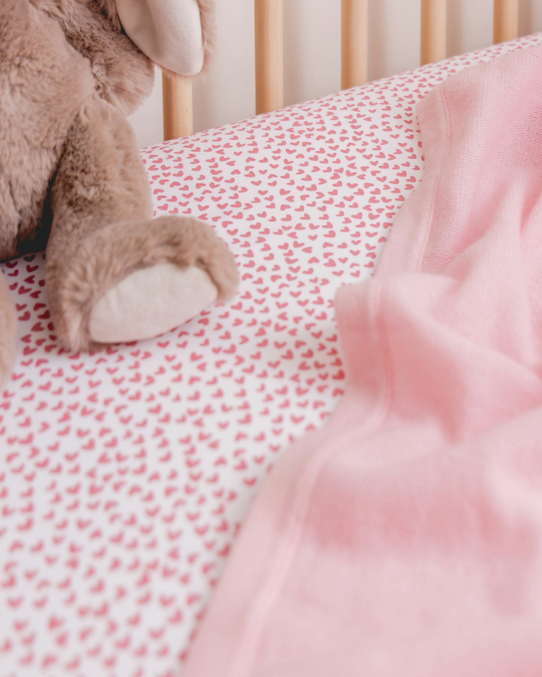 Luxe Premium Cotton Crib Sheet in Sweethearts in Sweethearts#Color_Sweethearts