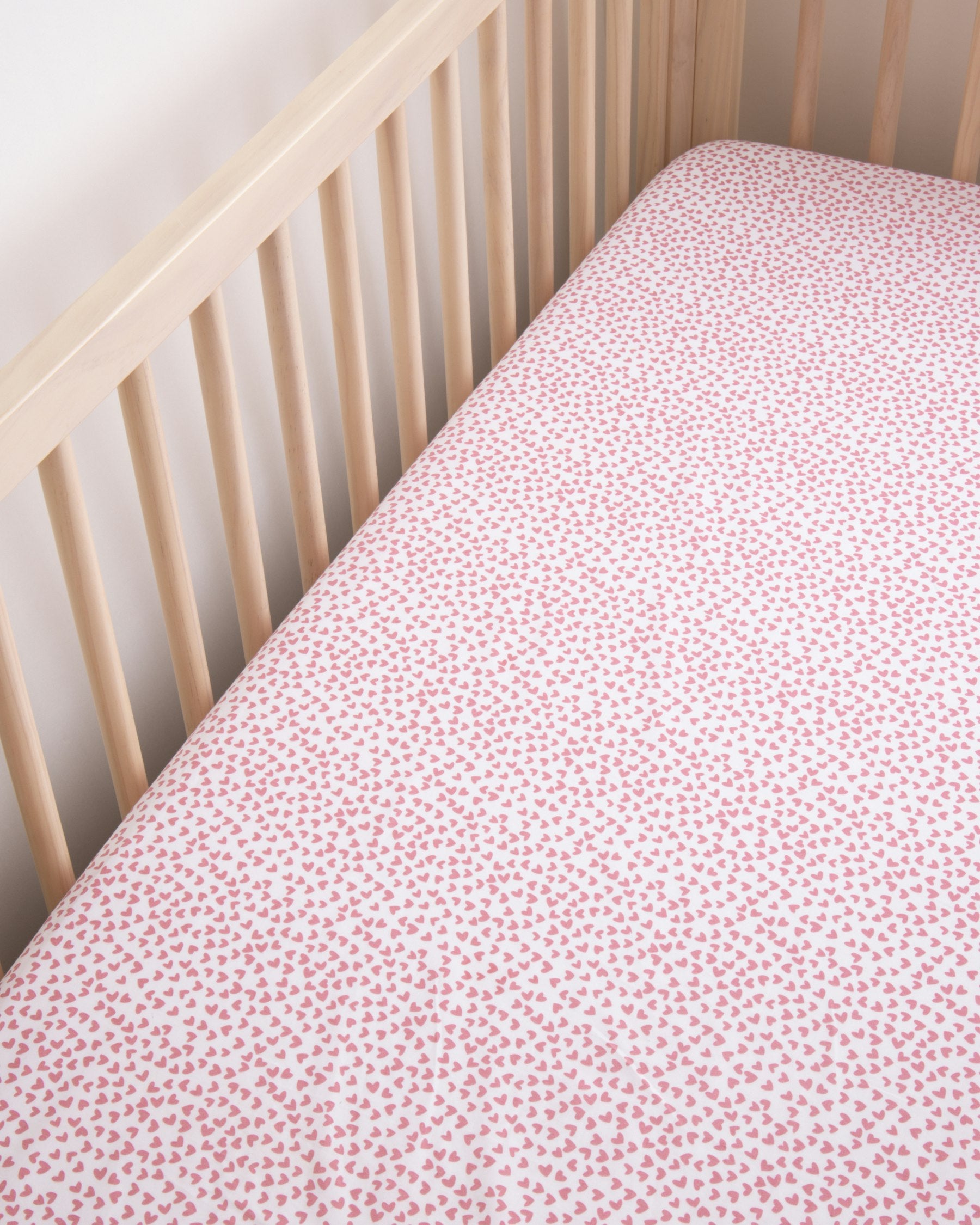 Luxe Premium Cotton Crib Sheet in Sweethearts in Sweethearts#Color_Sweethearts