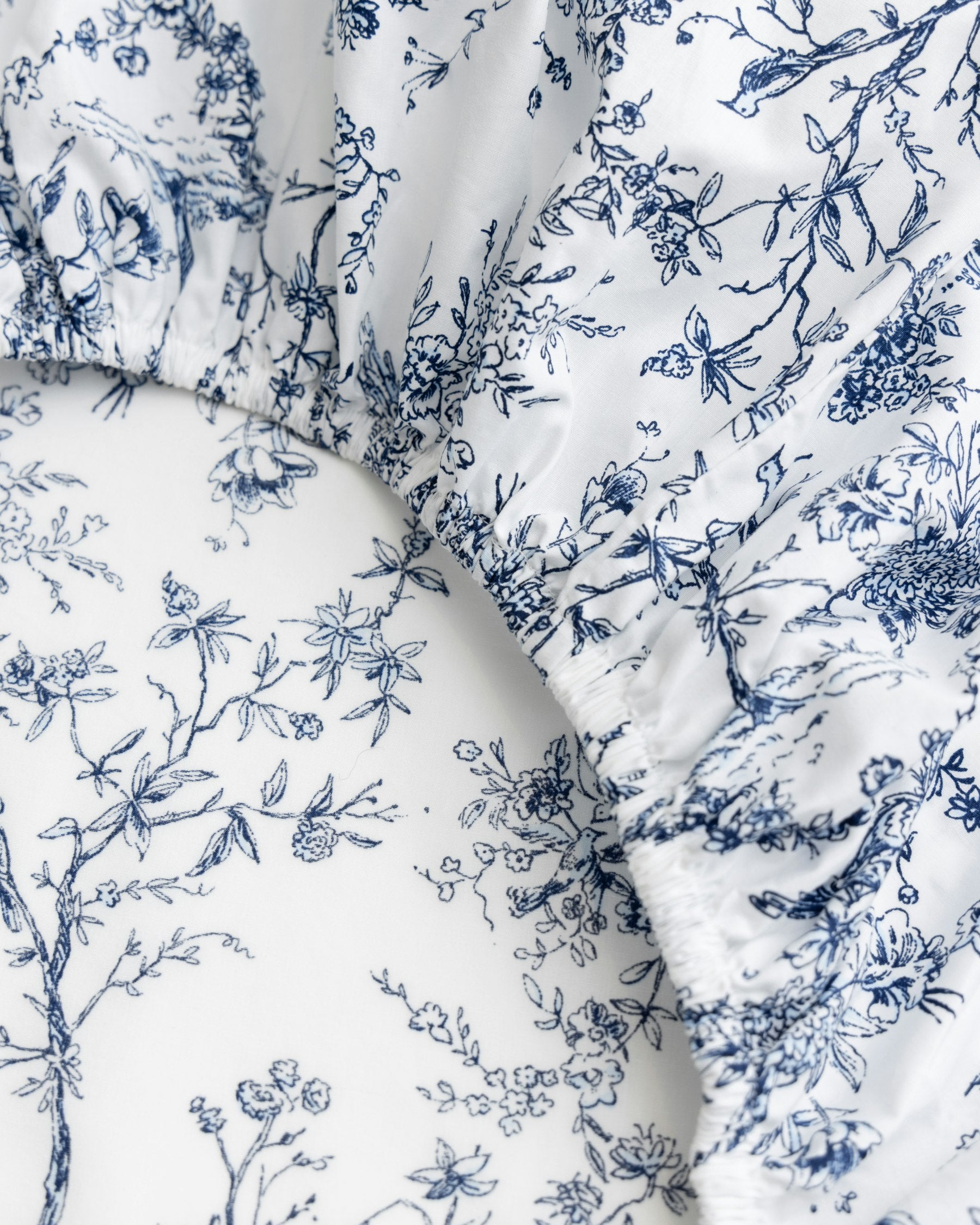 Luxe Premium Cotton Crib Sheet in Timeless Toile in Timeless Toile#Color_Timeless Toile