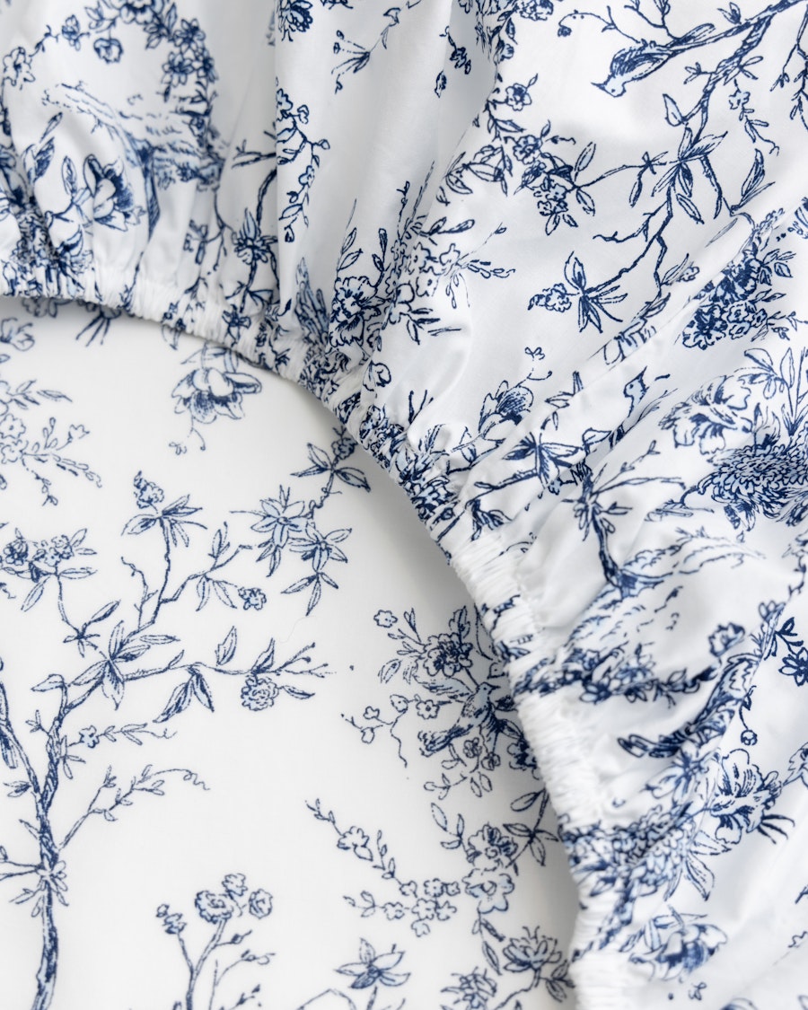 Luxe Premium Cotton Bed Sheets in La Mer in Timeless Toile#Color_Timeless Toile
