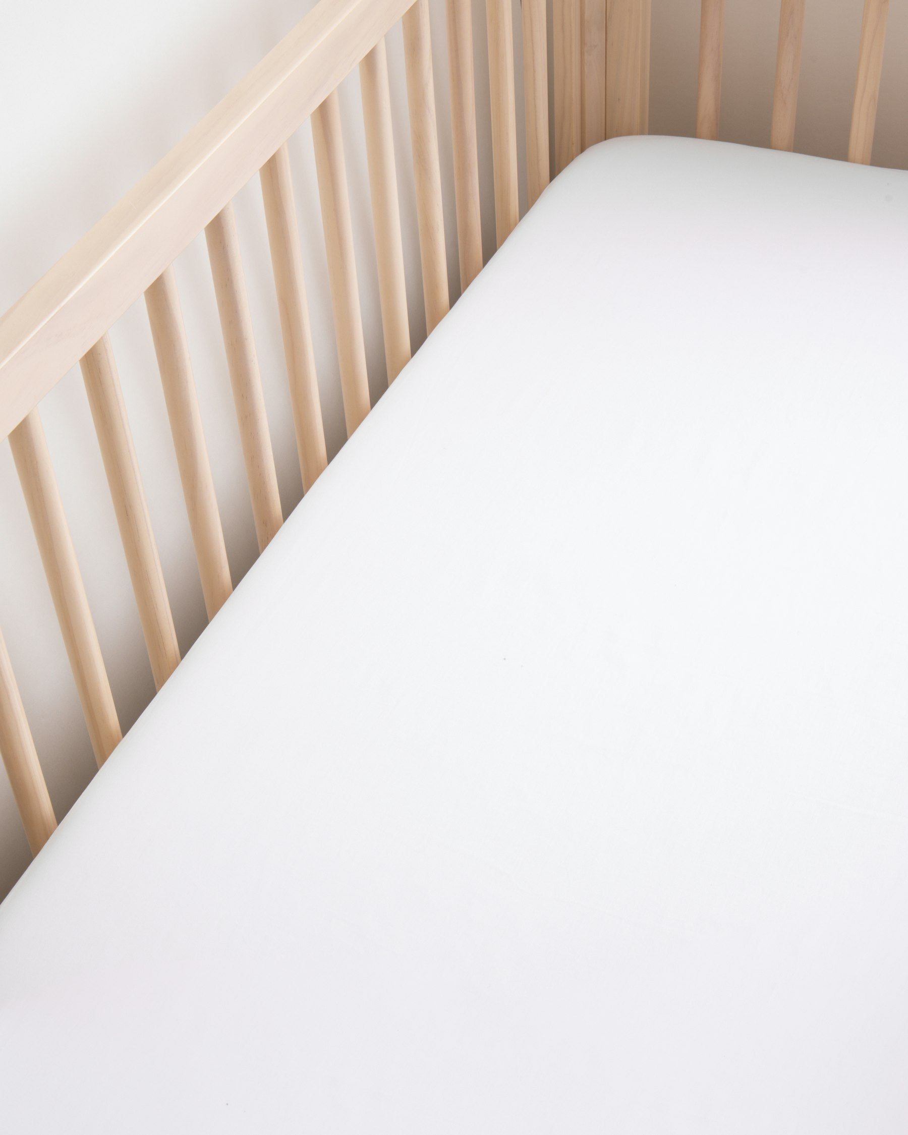 Luxe Premium Cotton Crib Sheet in Sweethearts in White#Color_White