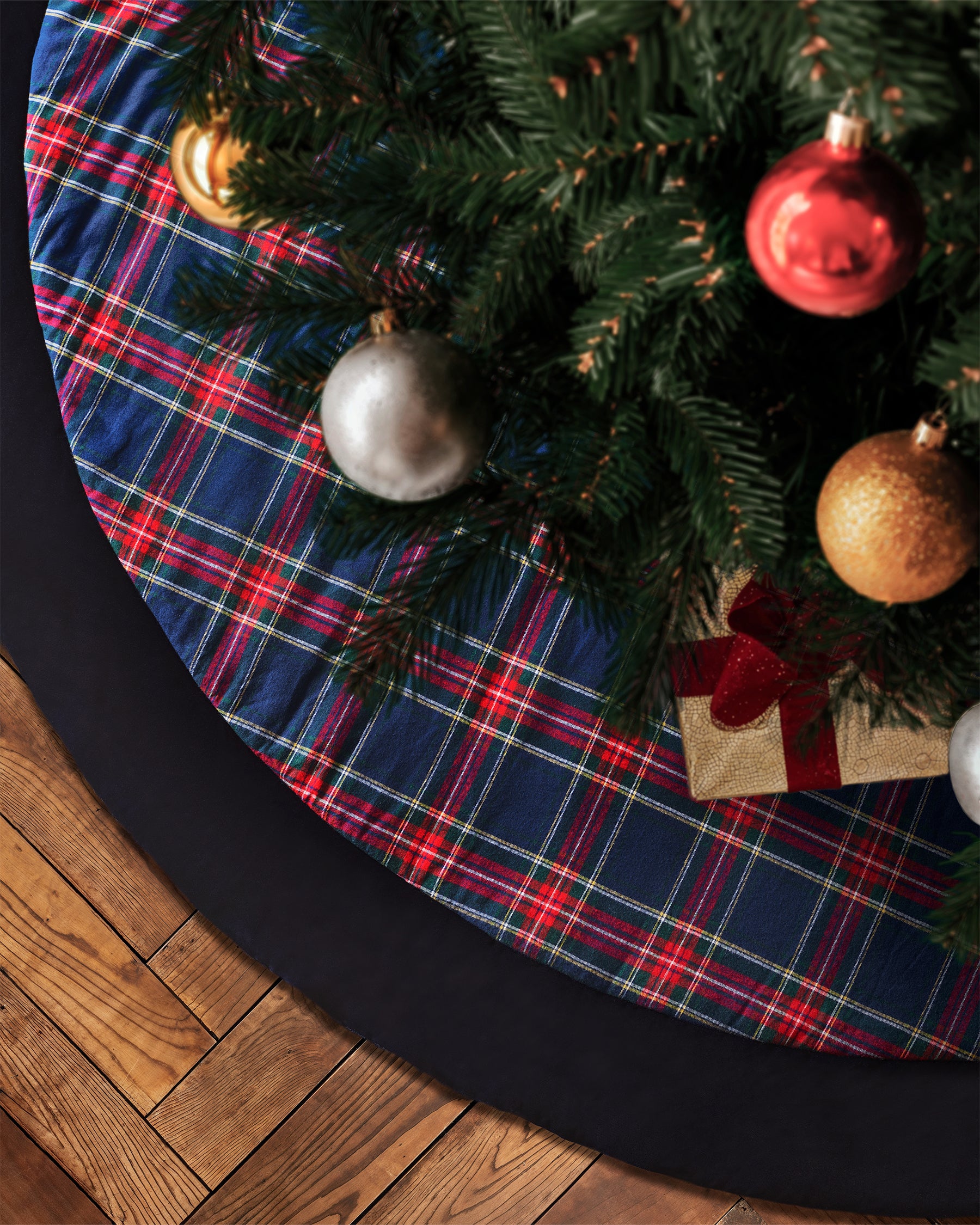Christmas Tree Skirt in Windsor Tartan
