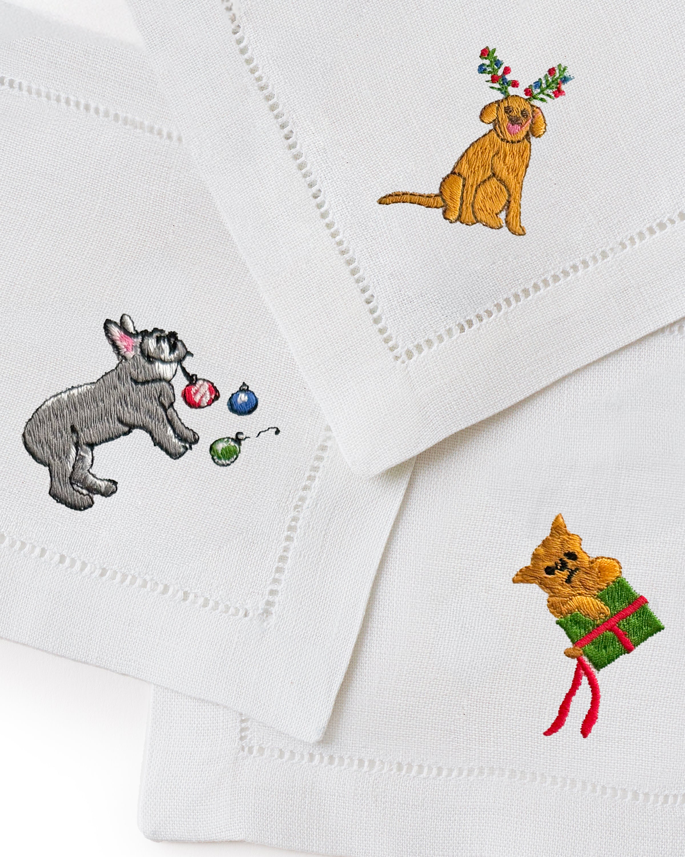 Petite Plume x Chefanie Cocktail Napkins in Jingle Paws