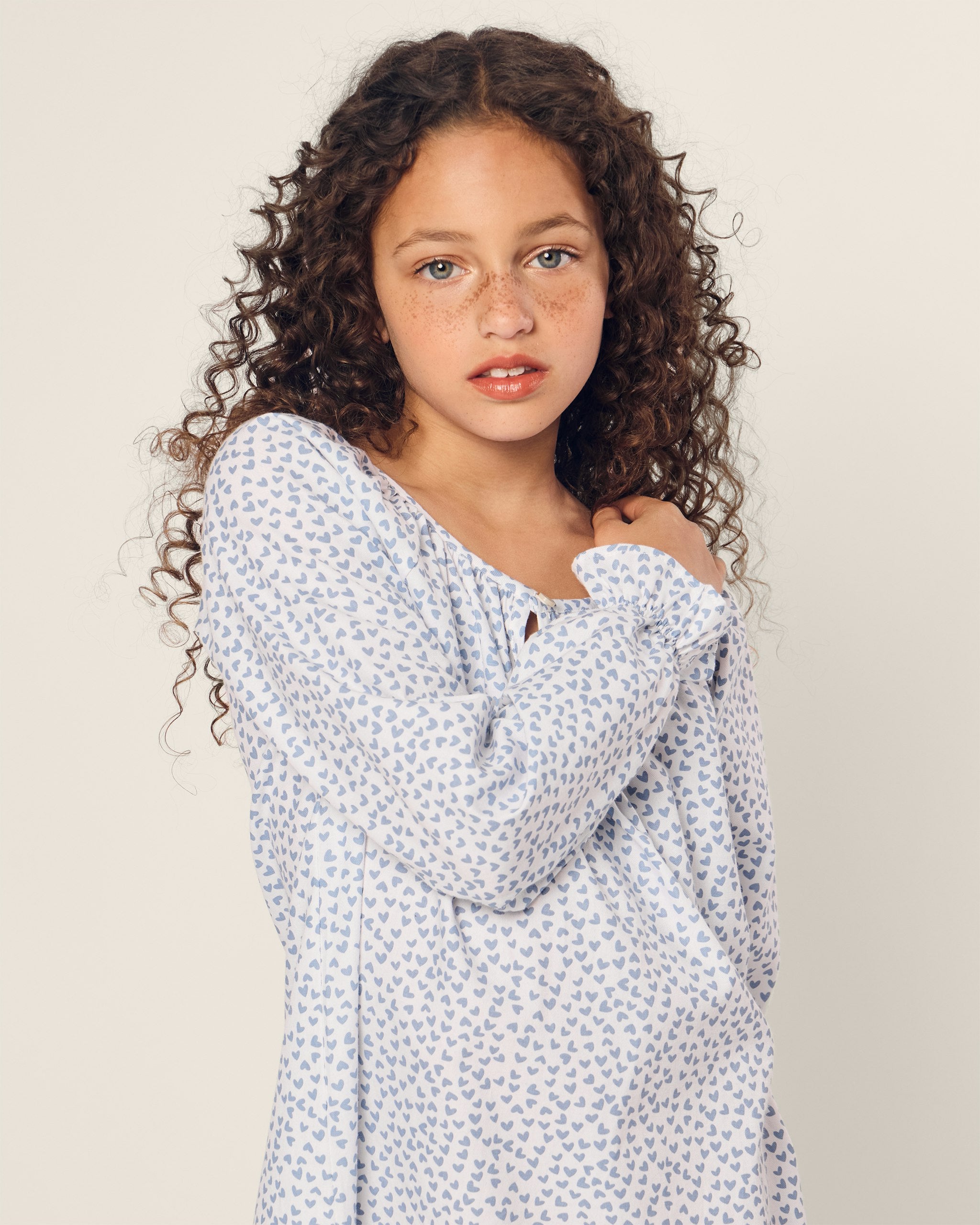 Girl's Twill Delphine Nightgown in Sweethearts in Bluehearts#Color_Bluehearts