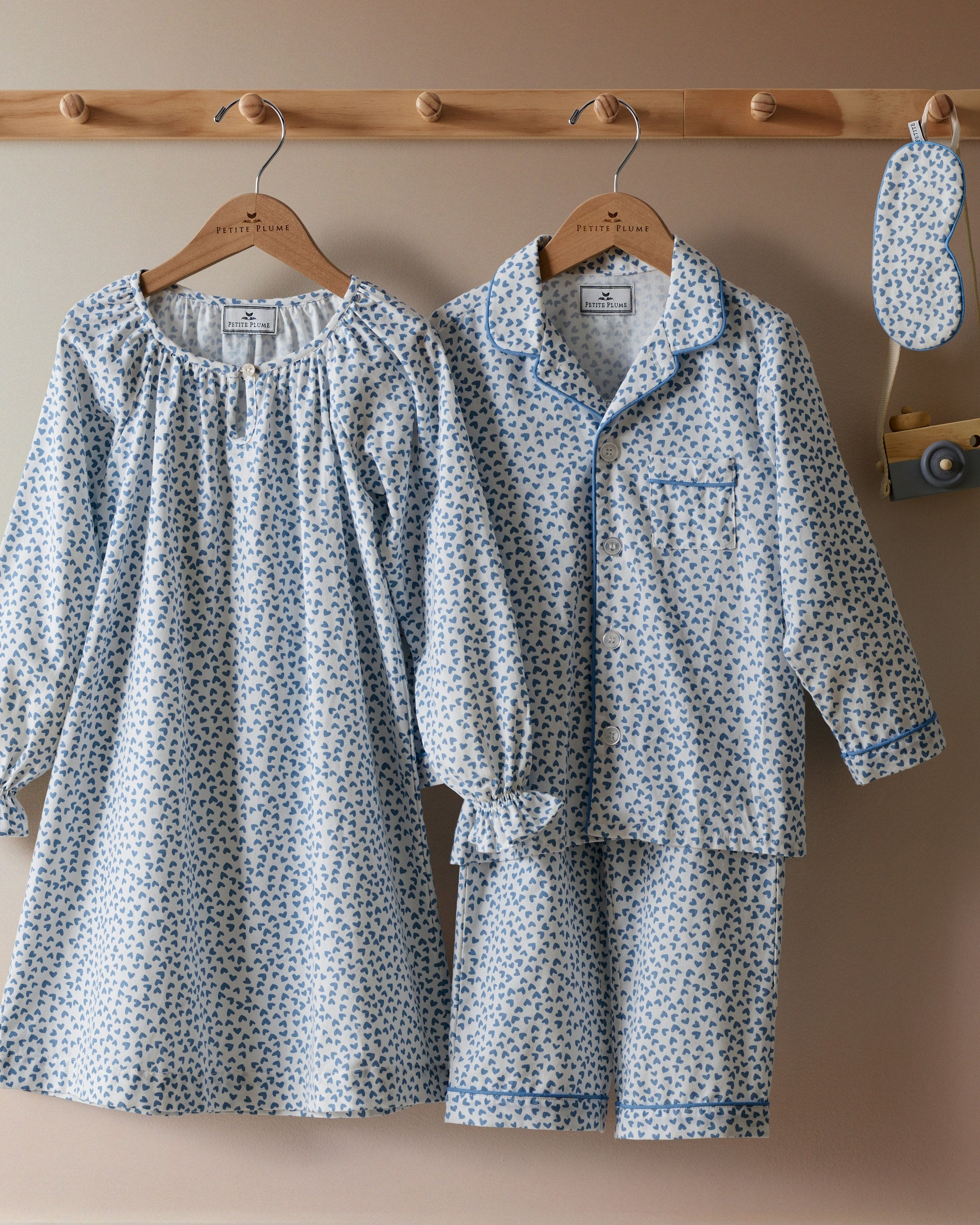 Kid's Twill Pajama Set in Sweethearts in Bluehearts#Color_Bluehearts
