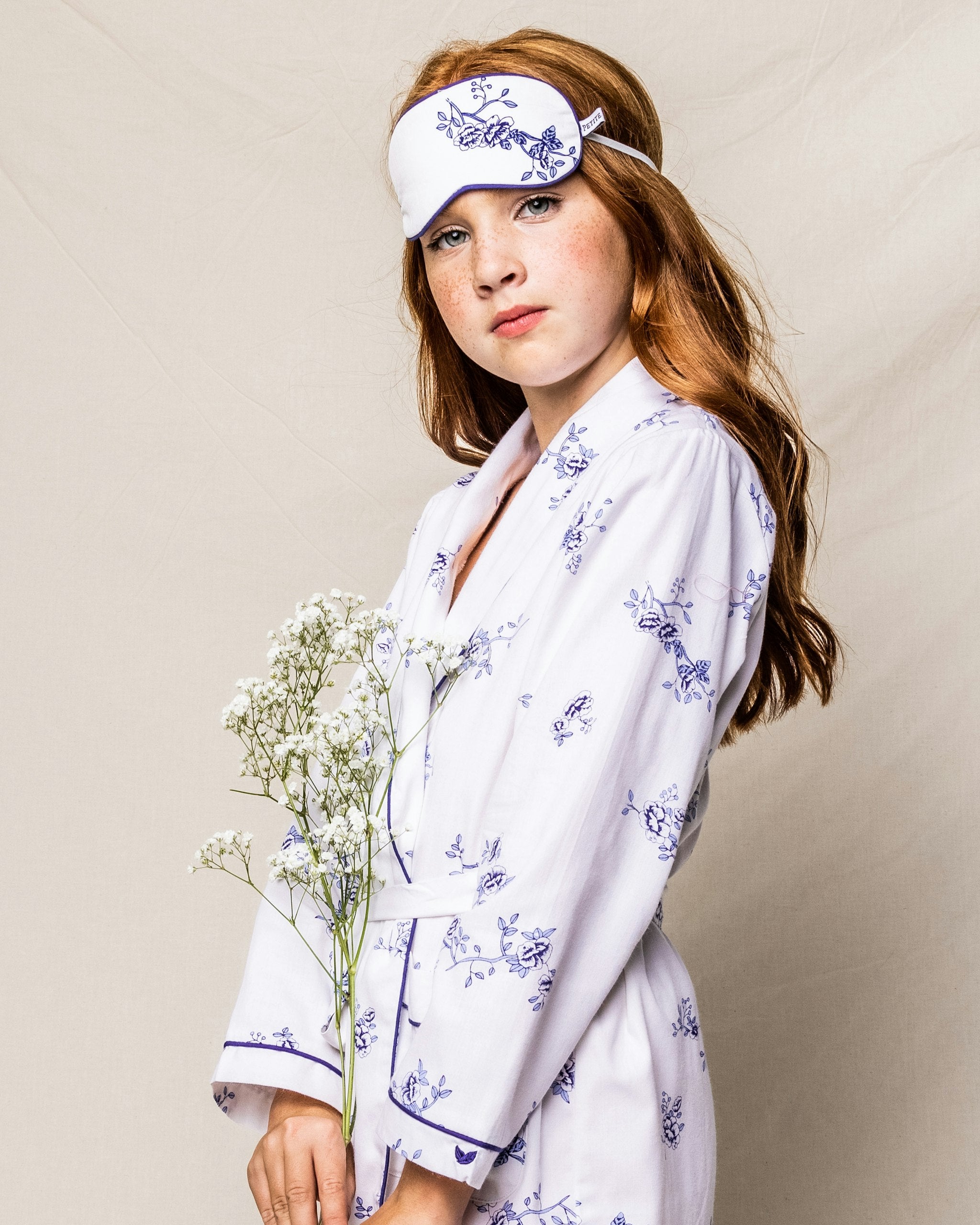 Kid's Twill Robe in Indigo Floral in Indigo Floral#Color_Indigo Floral
