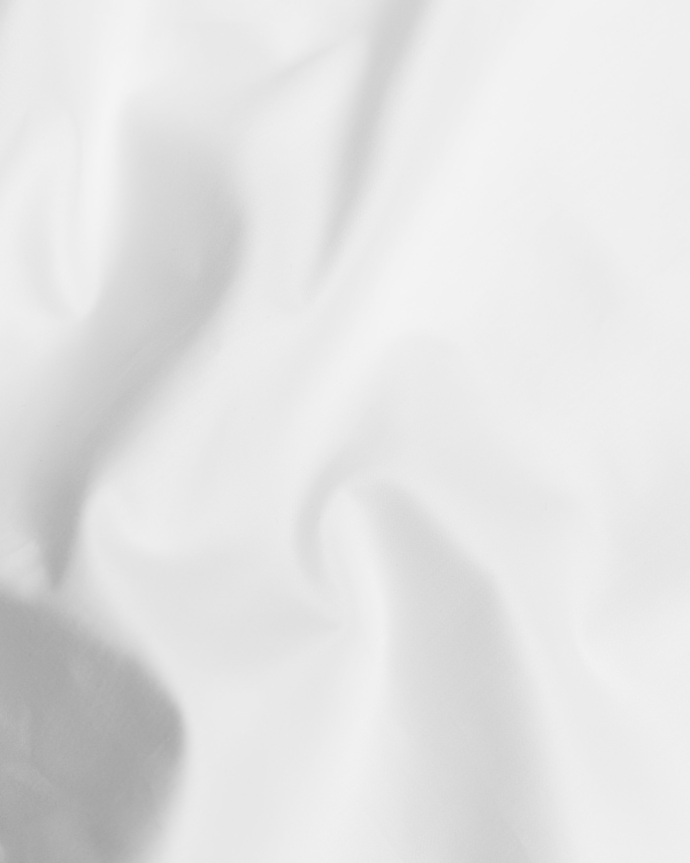 Luxe Premium Percale Duvet Set in White with Navy Piping in White #Color_White
