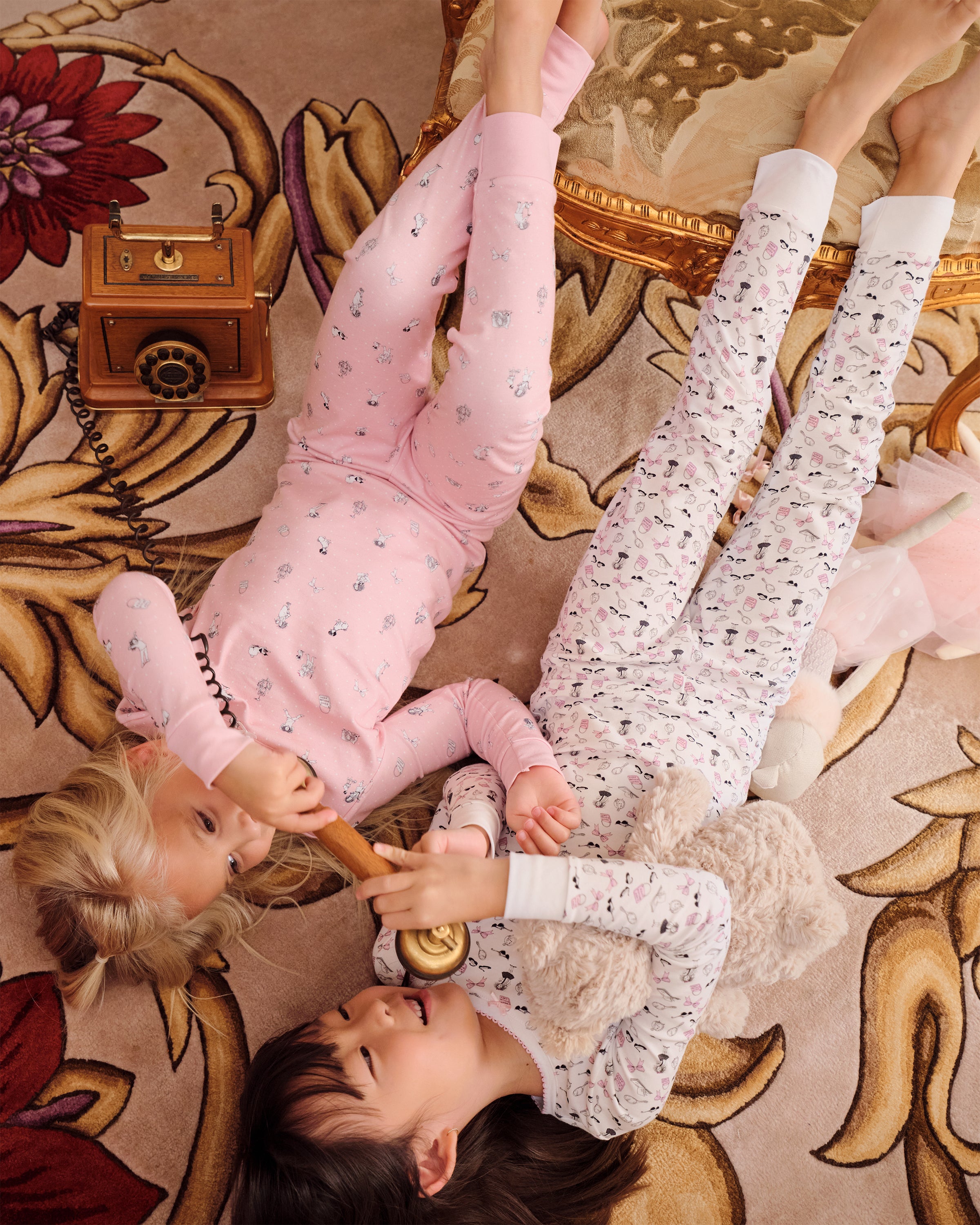 Petite Plume x Eloise Kid's Pima Snug Fit Pajama Set in Eloise Adventures