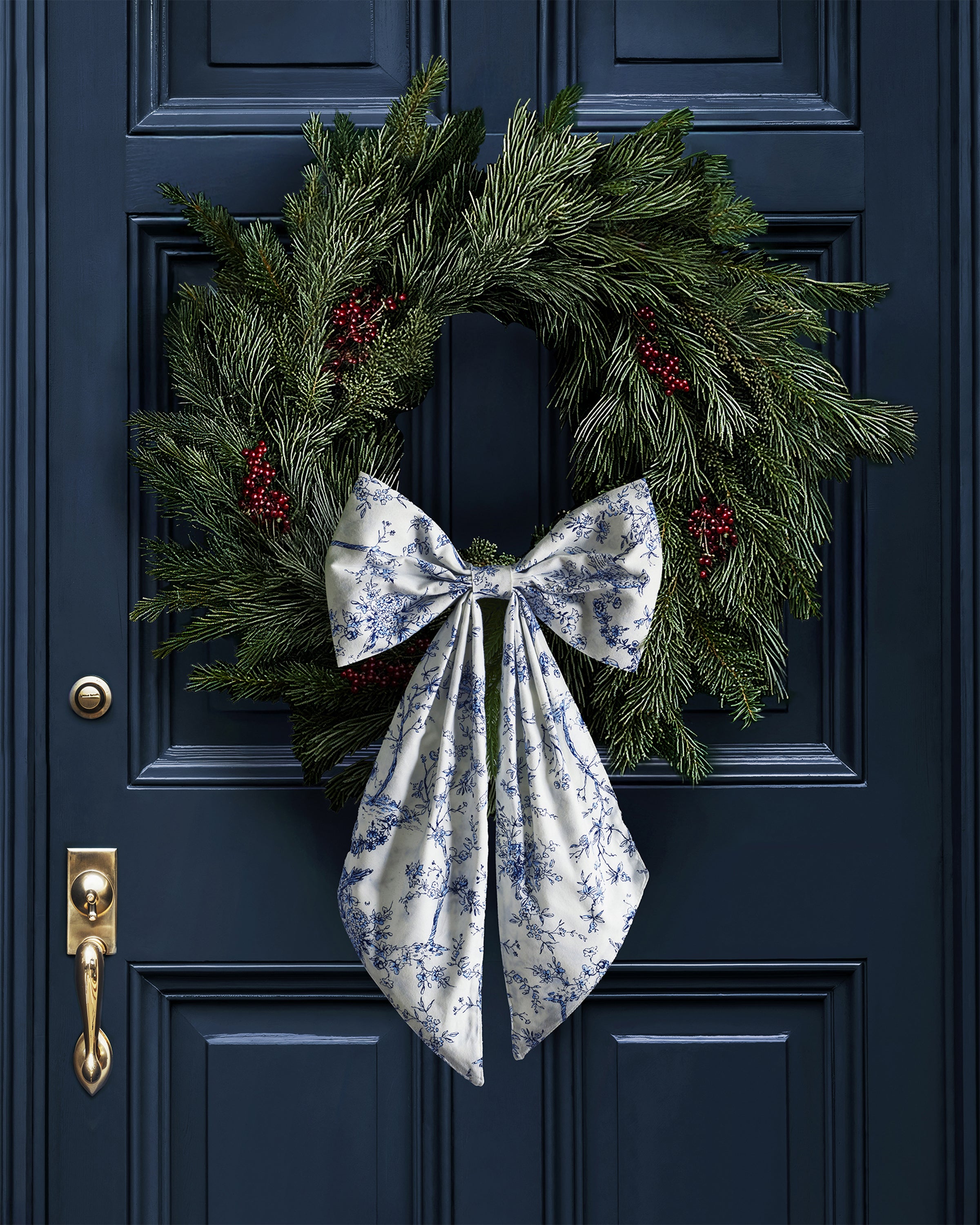 Wreath Bow in Timeless Toile