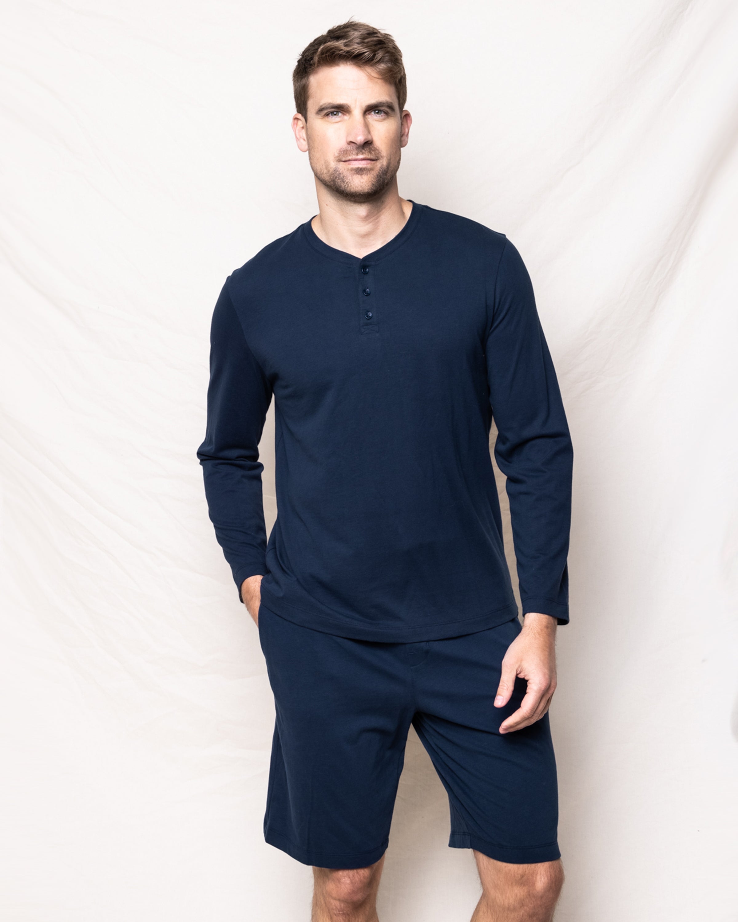 Men's Pima Henley in Navy in Navy#Color_Navy