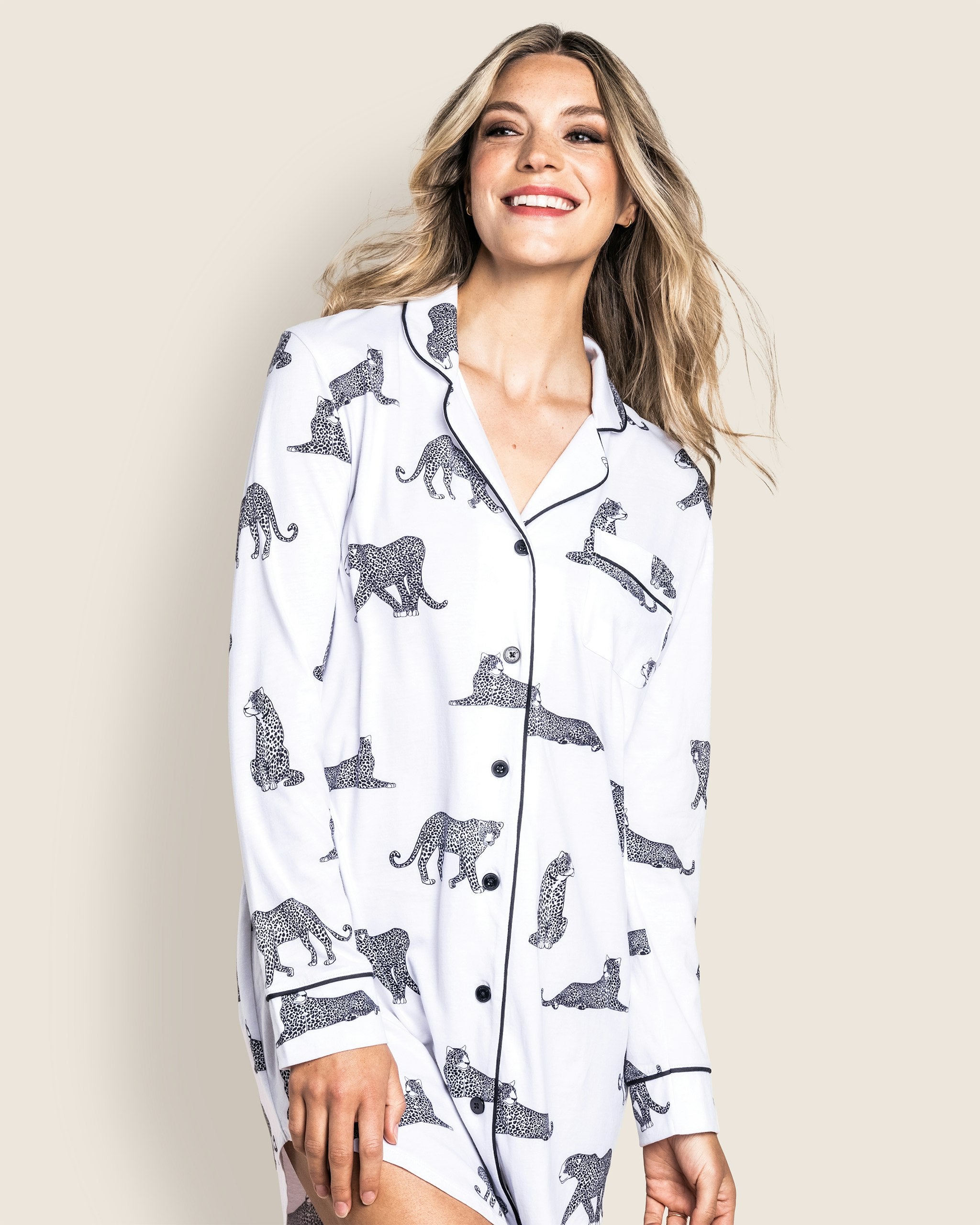 Women's Pima Nightshirt in Zèbre de Nuit in Panthère de Paris#Color_Panthère de Paris