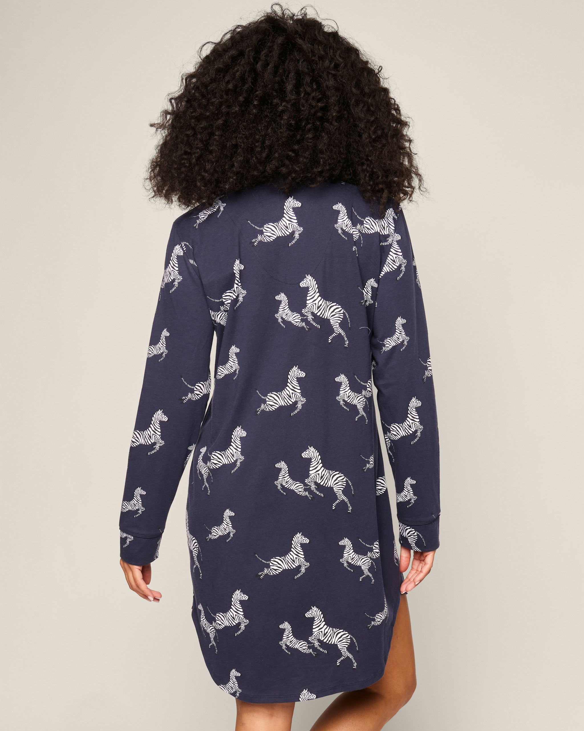 Women's Pima Nightshirt in Panthère de Paris in Zèbre de Nuit#Color_Zèbre de Nuit