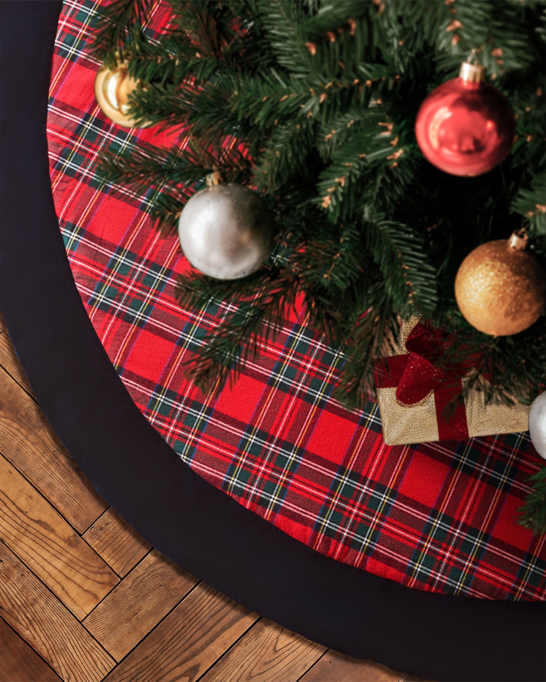 Christmas Tree Skirt in Imperial Tartan