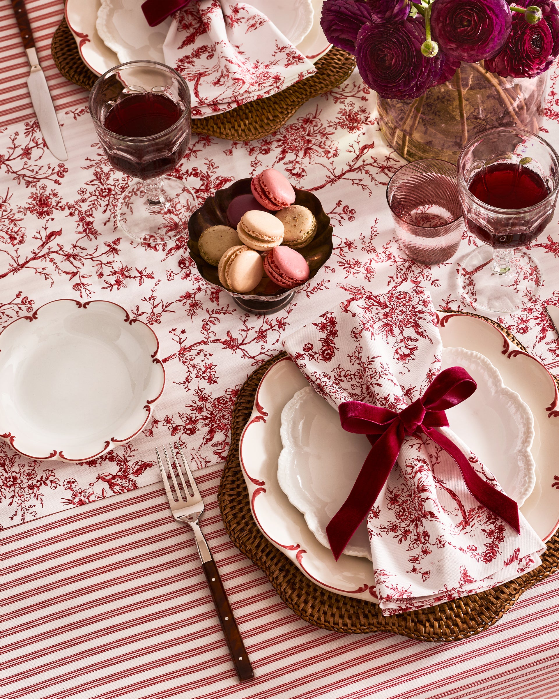Signature Twill Table Runner in Red Timeless Toile