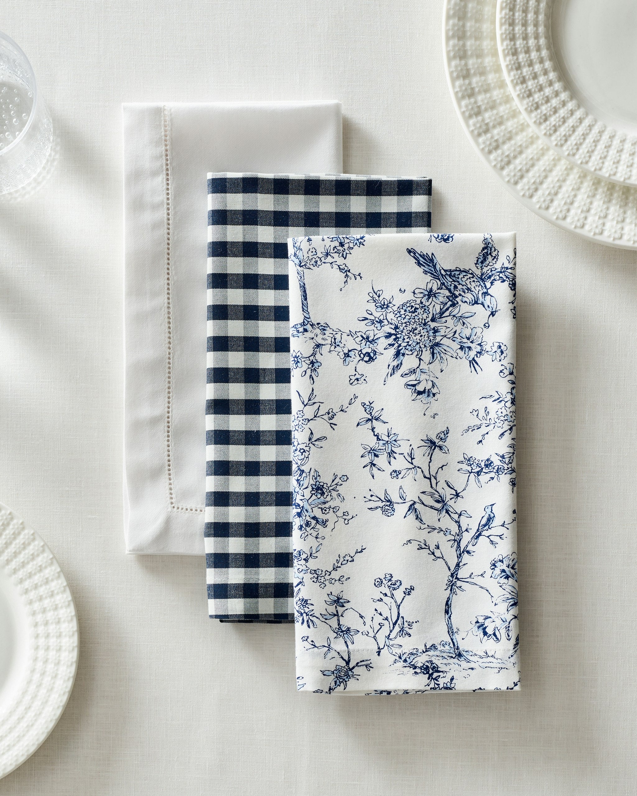 Signature Twill Napkins in Timeless Toile in White#Color_White