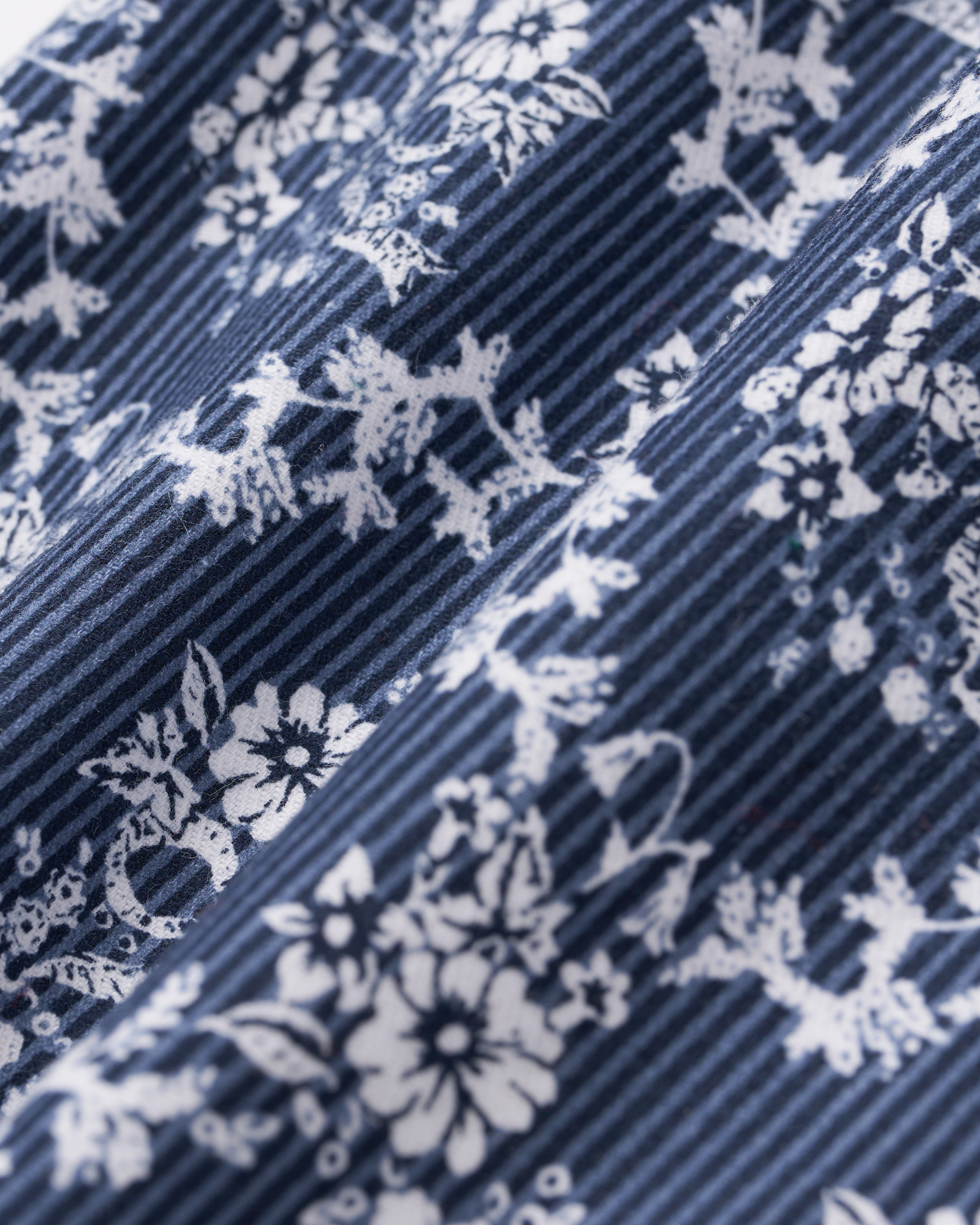 AEM40019-IKK_Close up