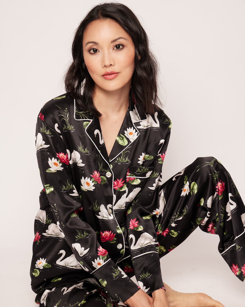 Women's Silk Pajama Set in 5th Avenue Swans – Petite Plume