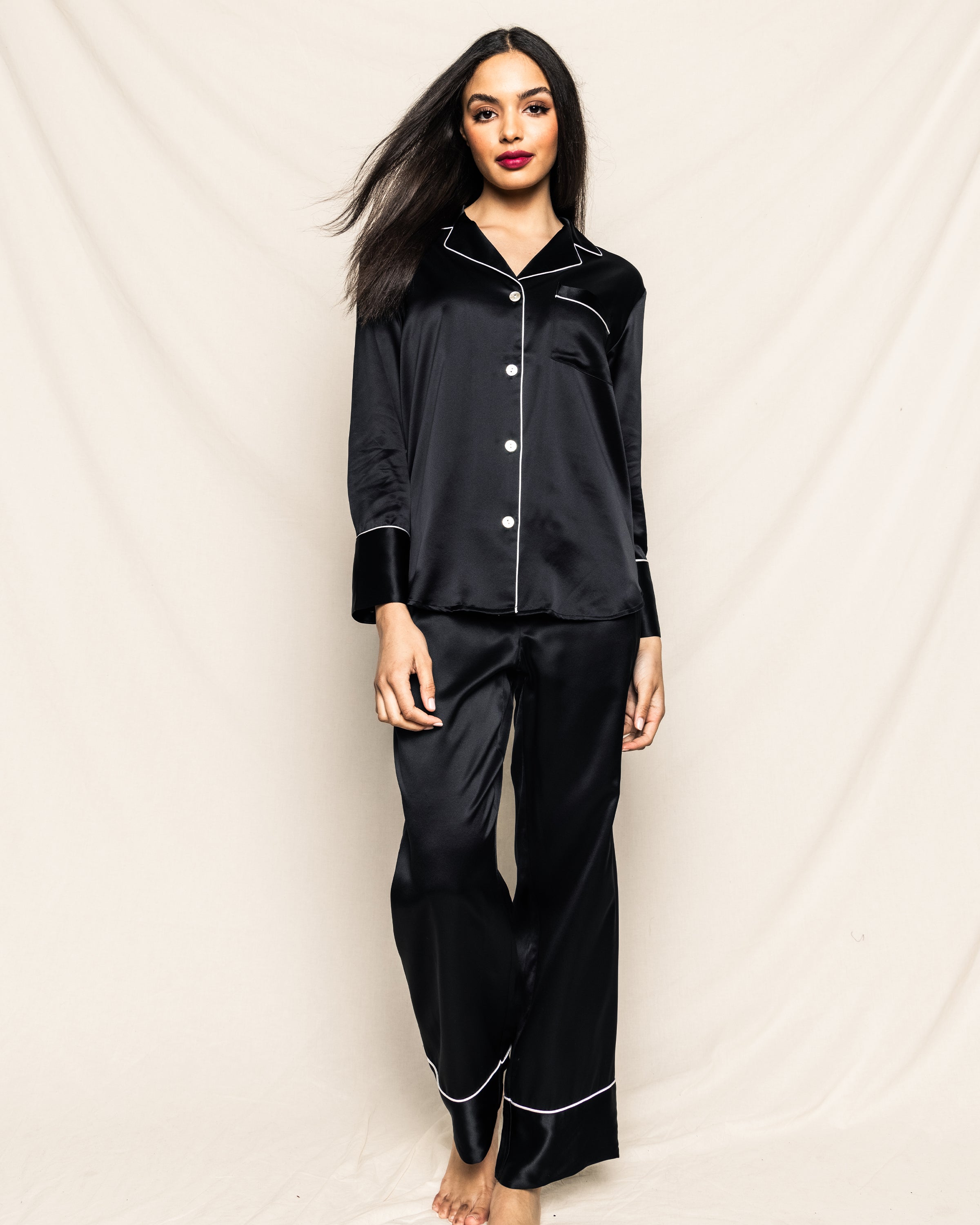 Women's Silk Pajama Set in Black in Black#Color_Blackt.