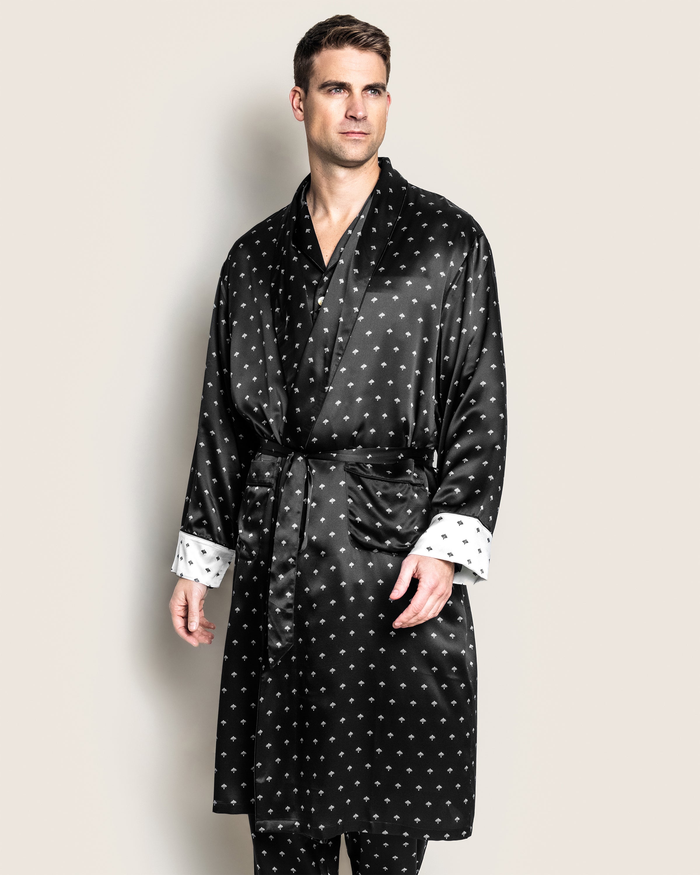 Men's Silk Long Robe in Art Nouveau Black in Art Nouveau Black#Color_Art Nouveau Black