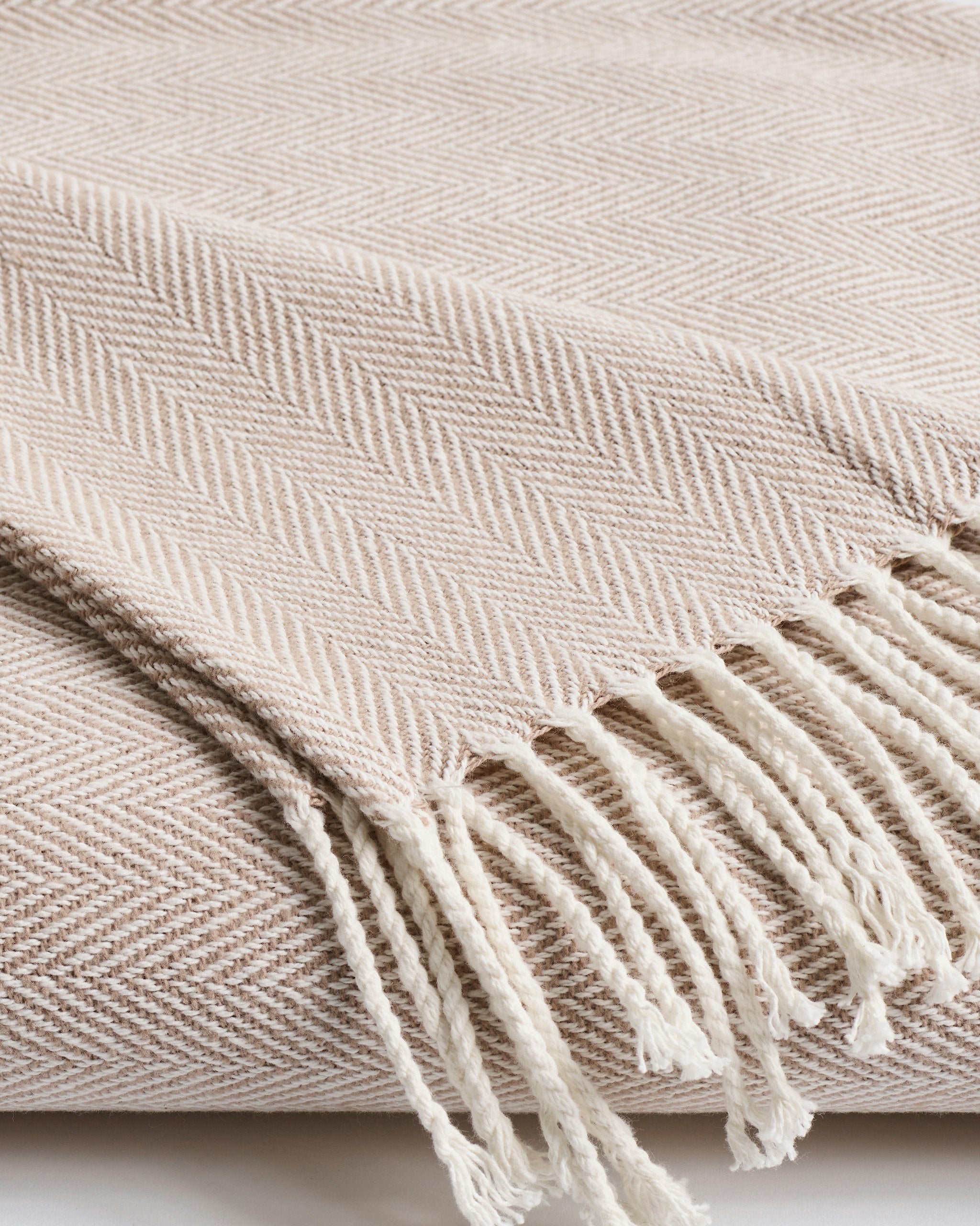Herringbone Throw in Light heather Grey in Beige#Color_Beige