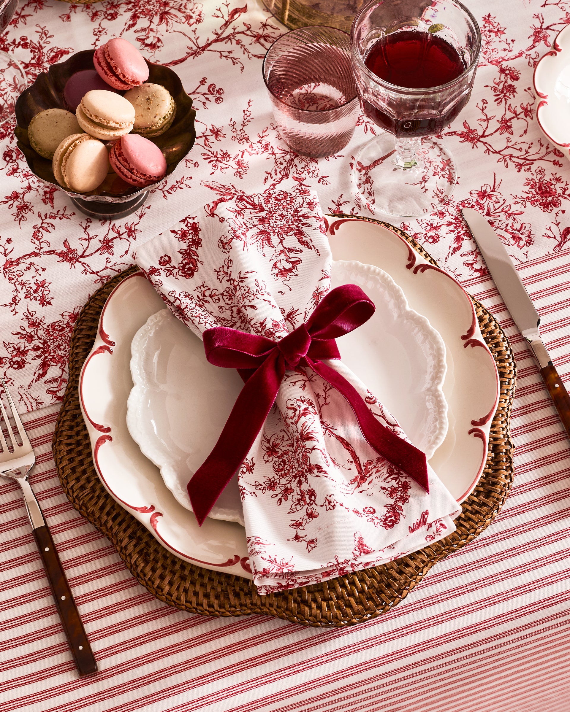 Signature Twill Napkins in Red Timeless Toile